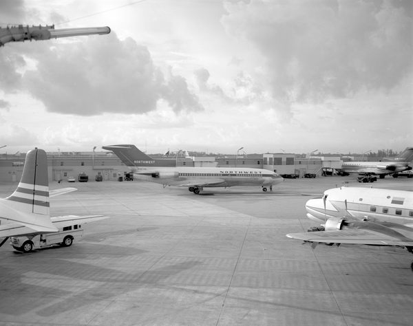 Northwest Orient Airlines Boeing 727-51  N467US