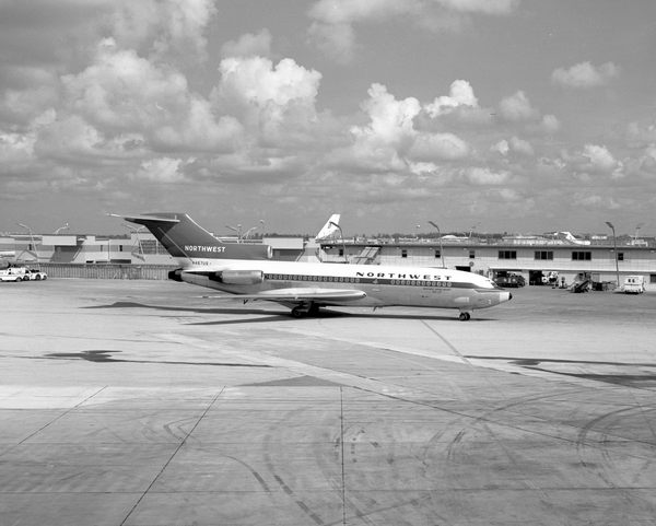 Northwest Orient Airlines Boeing 727-51  N467US
