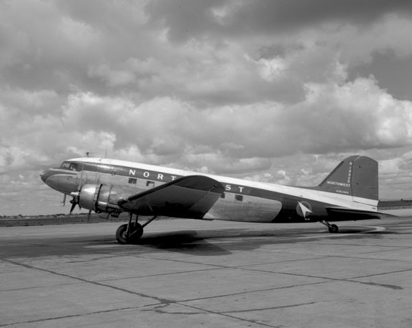Northwest Orient Airlines Douglas DC-3/C-53  N19925