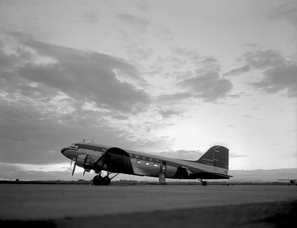 Northwest Orient Airlines Douglas DC-3/C-53  N19925