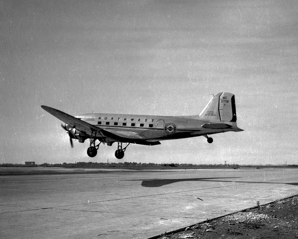 Northwest Orient Airlines Douglas DC-3A-269  NC21716
