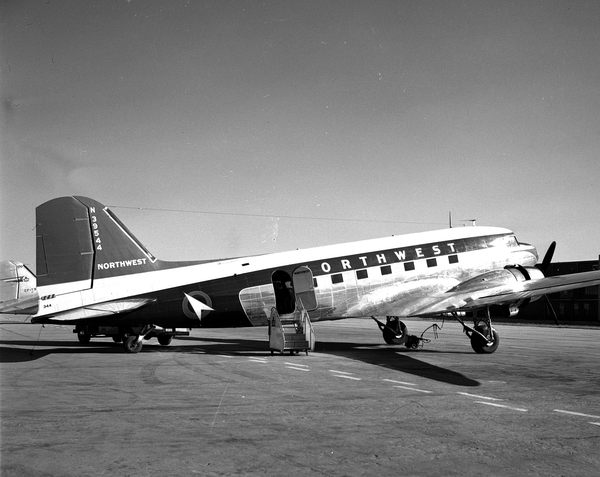 Northwest Orient Airlines Douglas DC-3/C-53D  N39544