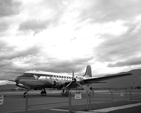 Northwest Orient Airlines Douglas DC-4/R5D-1 Skymaster N48762