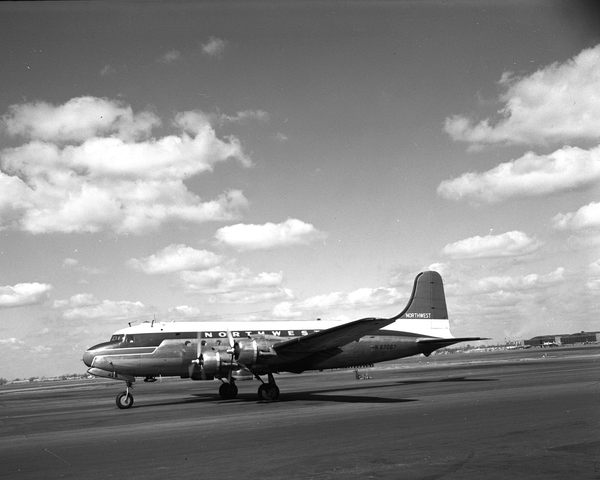 Northwest Orient Airlines Douglas DC-4/R5D-1 Skymaster N67067