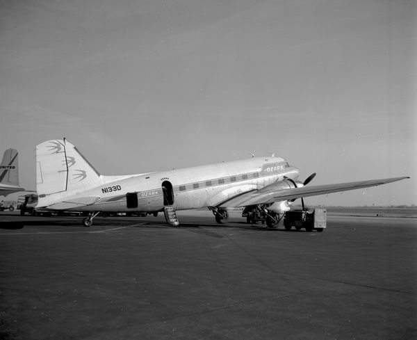 Ozark Air Lines Douglas DC-3A  N133D