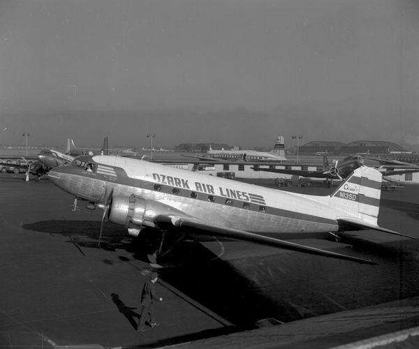 Ozark Air Lines Douglas DC-3A  N135D