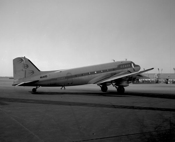 Ozark Air Lines Douglas DC-3-216  N141D