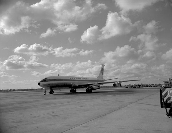 Pan American Boeing 707-121  N707PA