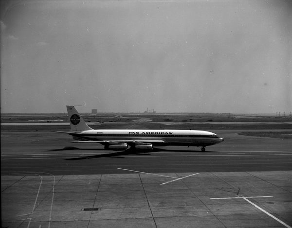 Pan American Boeing 707-321  N715PA