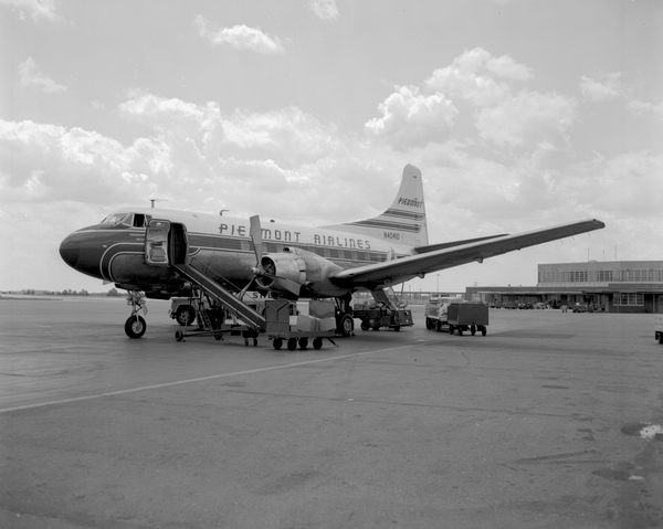 Piedmont Airlines Martin 404  N40410