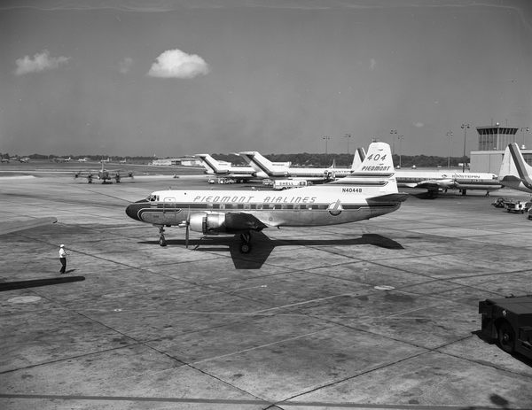 Piedmont Airlines Martin 404  N40448
