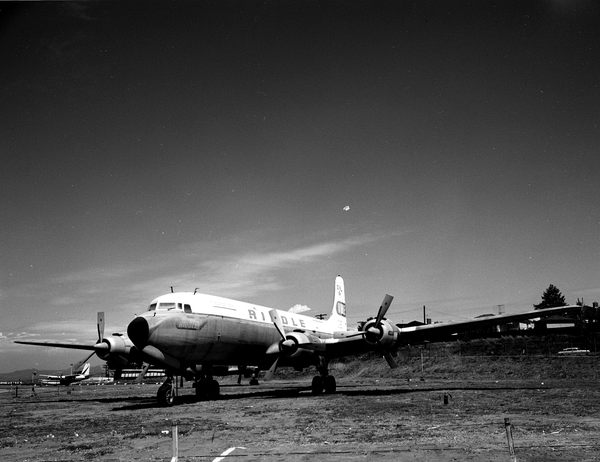 Riddle Airlines , Inc Douglas DC-6A  N7780B
