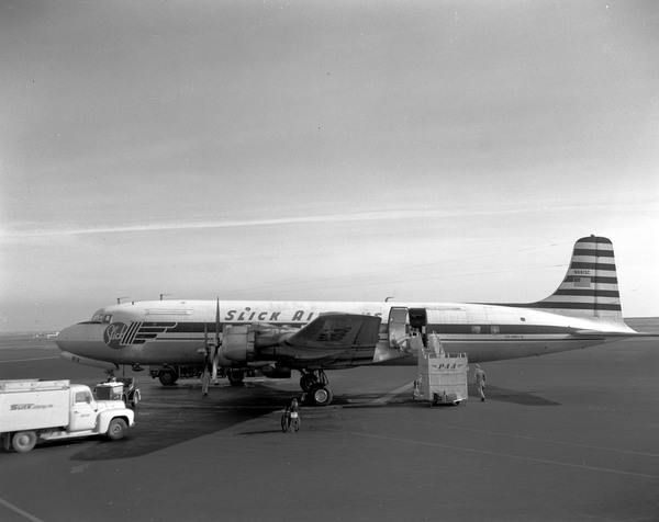 Slick Airways Douglas DC-6A  N6813C
