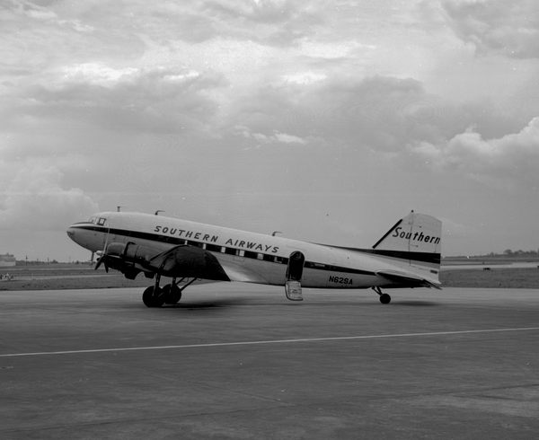 Southern Airways Douglas DC-3  N62SA