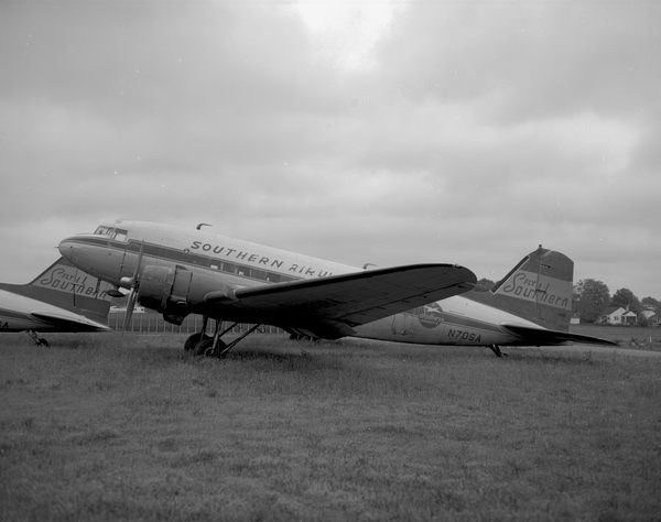 Southern Airways Douglas DC-3  N70SA