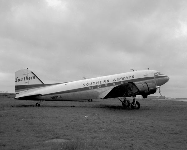 Southern Airways Douglas DC-3  N89SA
