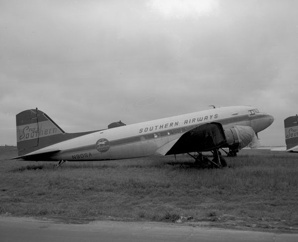 Southern Airways Douglas DC-3  N90SA