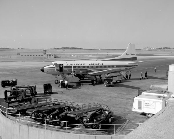 Southern Airways Martin 404  N141S