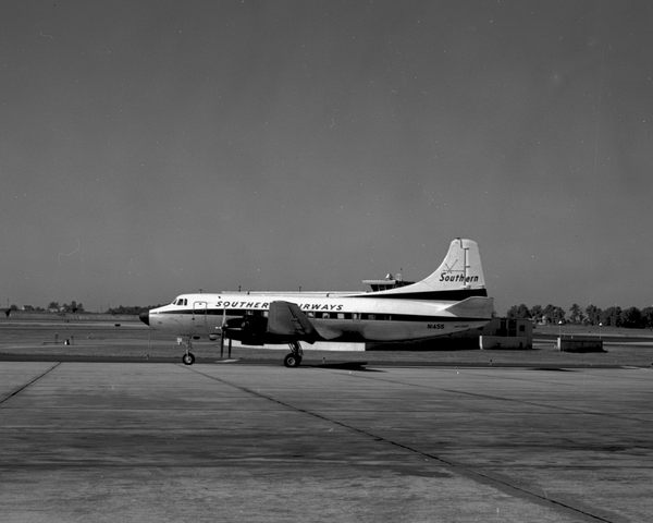 Southern Airways Martin 404  N145S