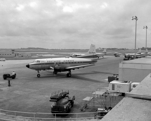 Southern Airways Martin 404  N148S