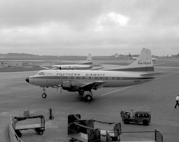 Southern Airways Martin 404  N252S