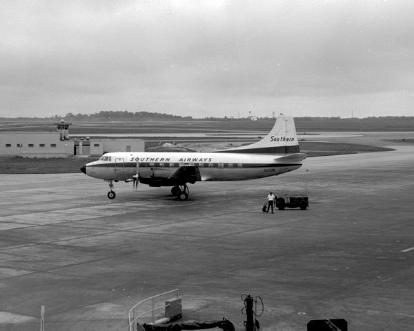 Southern Airways Martin 404  N253S