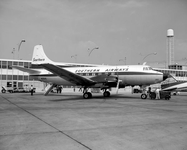 Southern Airways Martin 404  N253S