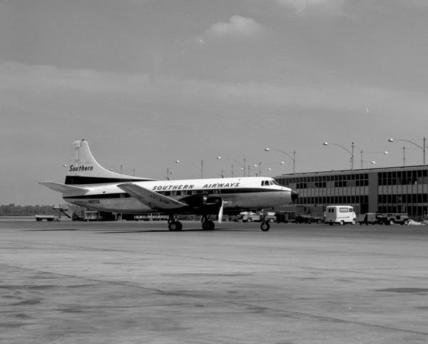 Southern Airways Martin 404  N255S