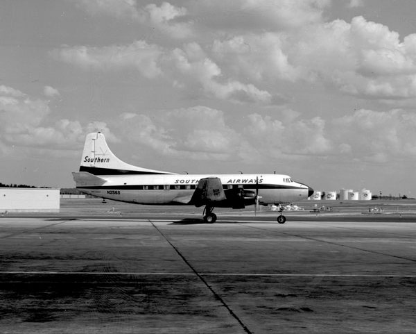Southern Airways Martin 404  N256S