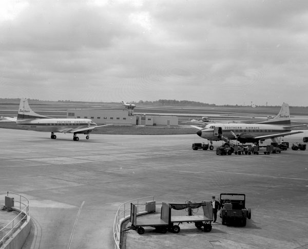 Southern Airways Martin 404  N258S