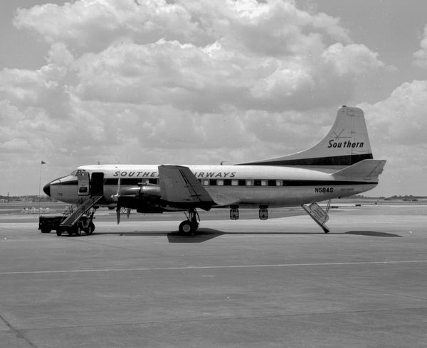 Southern Airways Martin 404  N458S