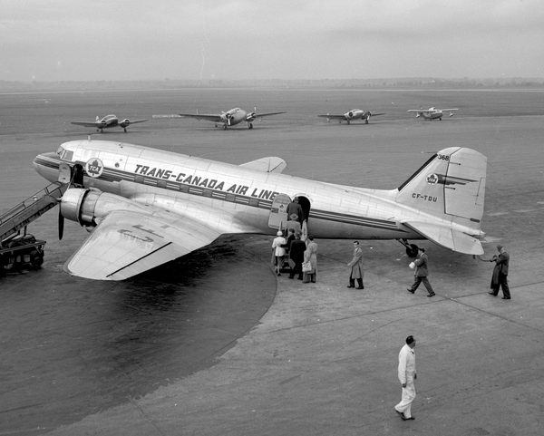Trans Canada Airlines Douglas DC-3  CF-TDU