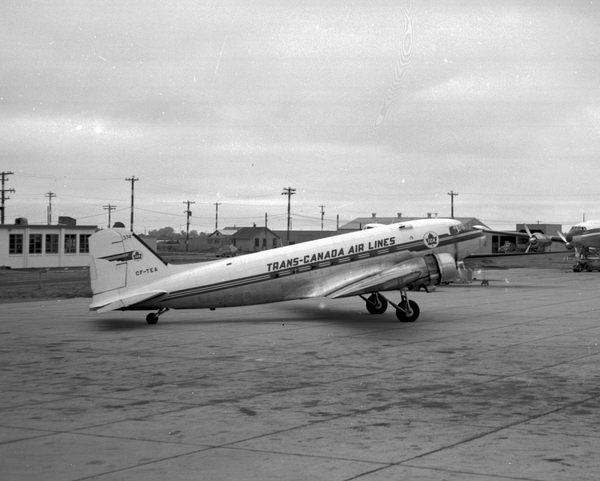 Trans Canada Airlines Douglas DC-3  CF-TEA