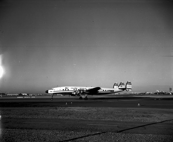 Trans World Airlines (TWA) Lockheed L-1049G Super Constellation N7127C