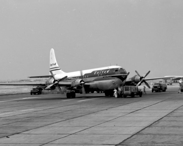 United Air Lines (UAL) Boeing 377 Stratocruiser N31227