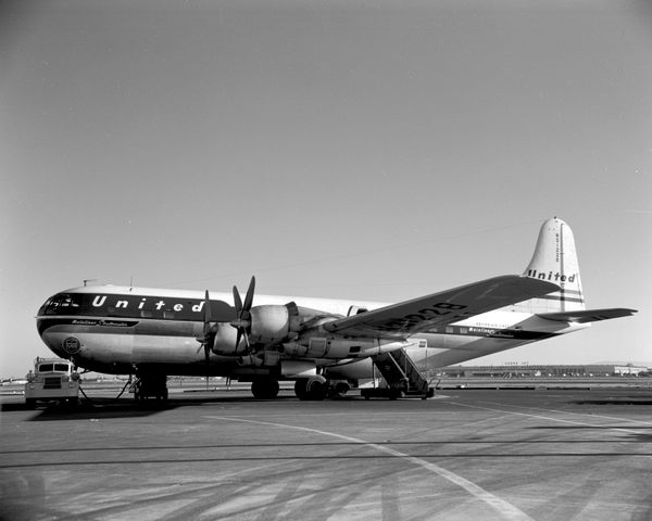 United Air Lines (UAL) Boeing 377 Stratocruiser N31228