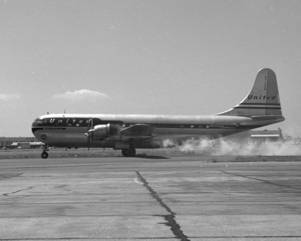 United Air Lines (UAL) Boeing 377 Stratocruiser N31228
