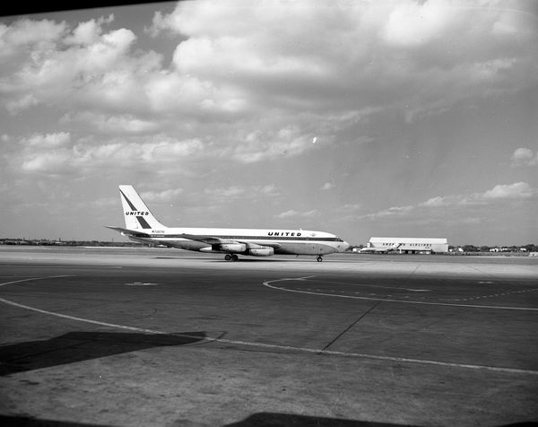 United Air Lines (UAL) Boeing 720-022  N7207U