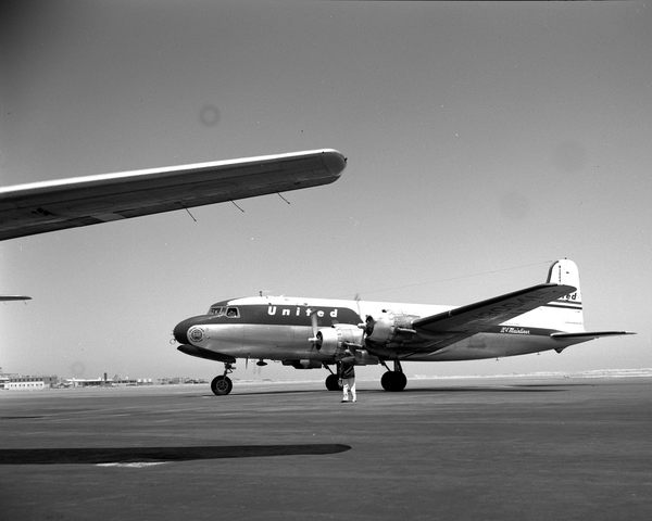 United Air Lines (UAL) Douglas DC-4 Skymaster N30041