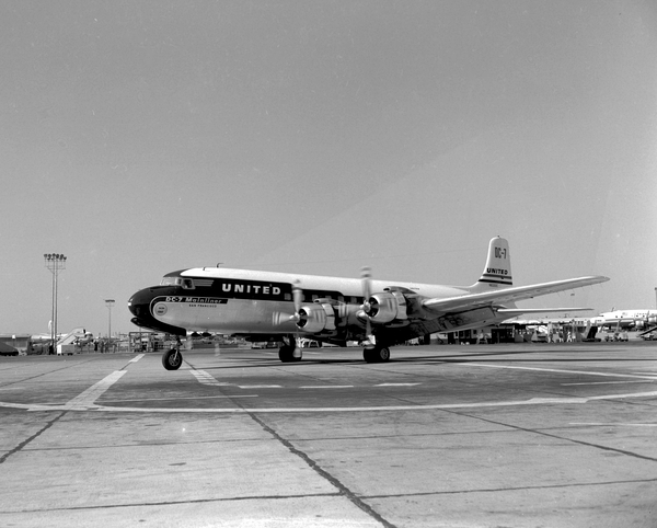 United Air Lines (UAL) Douglas DC-7  N6301C