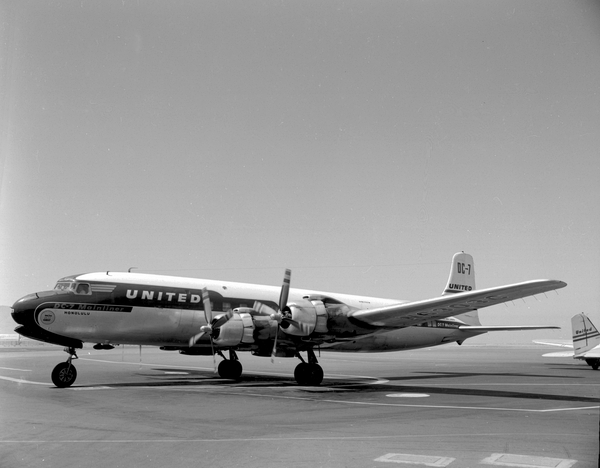 United Air Lines (UAL) Douglas DC-7  N6303C