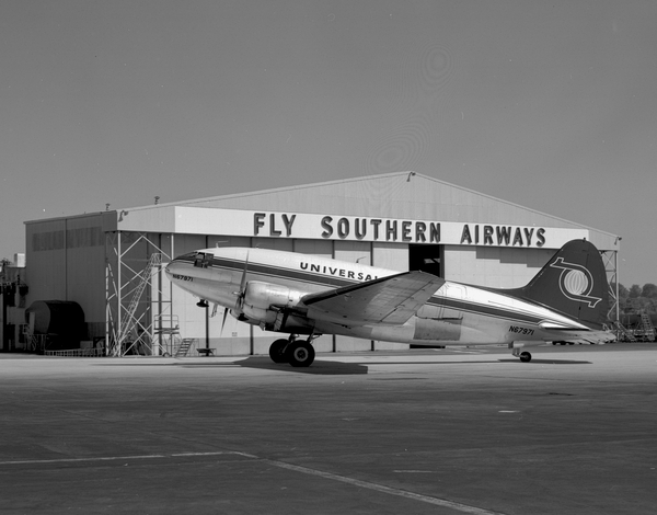 Universal Airlines Curtiss C-46 Commando N67971