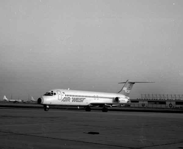 Air West Douglas DC-9-31  N9332