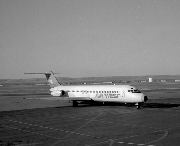 Air West Douglas DC-9-31  N9332