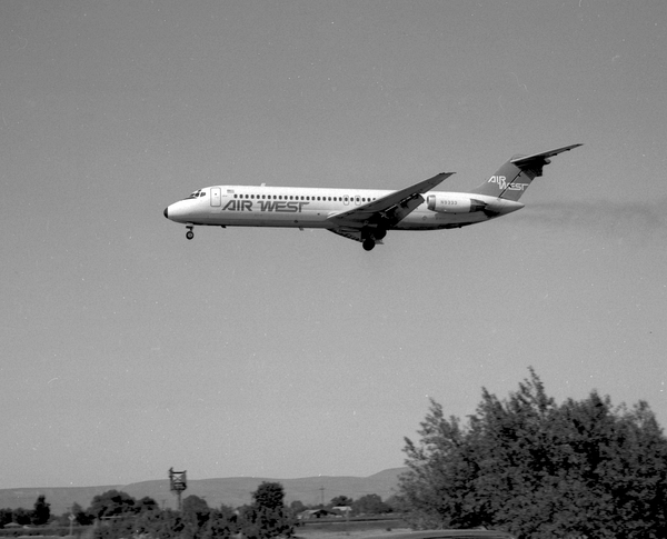 Air West Douglas DC-9-31  N9333