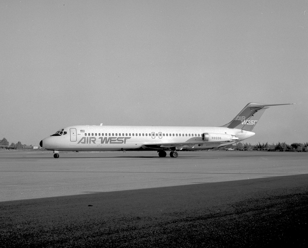 Air West Douglas DC-9-31  N9336