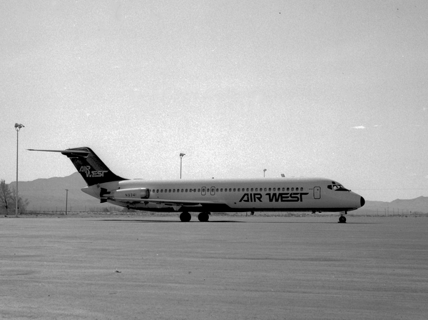 Air West Douglas DC-9-31  N9341