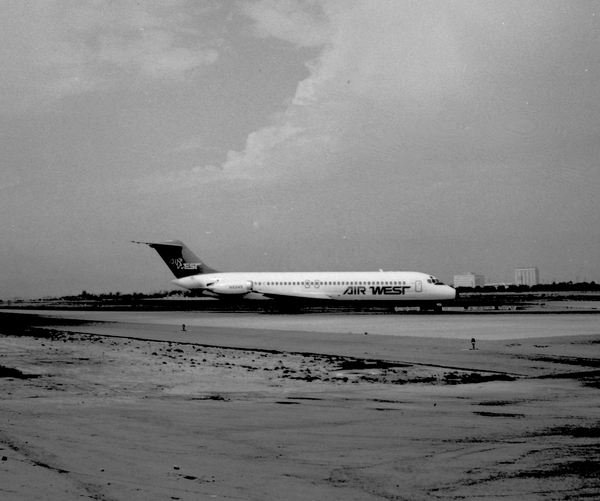 Air West Douglas DC-9-31  N9345