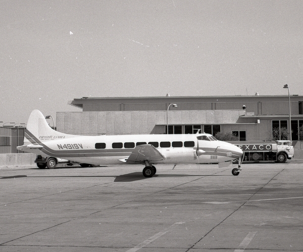 Apache Airlines De Havilland  DH-104 Caestedt Dove CJ1600a N4919V