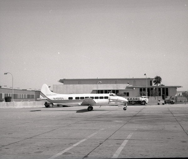 Apache Airlines De Havilland  DH-104 Caestedt Dove CJ1600a N4919V